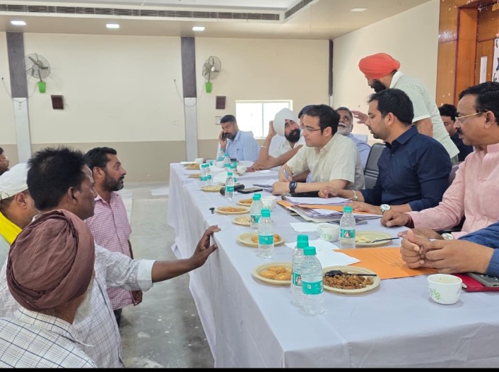 तेहसील दिवस पर आमजन की समस्याओं से रूबरू हुए सीडीओ दिवेश शाशनी