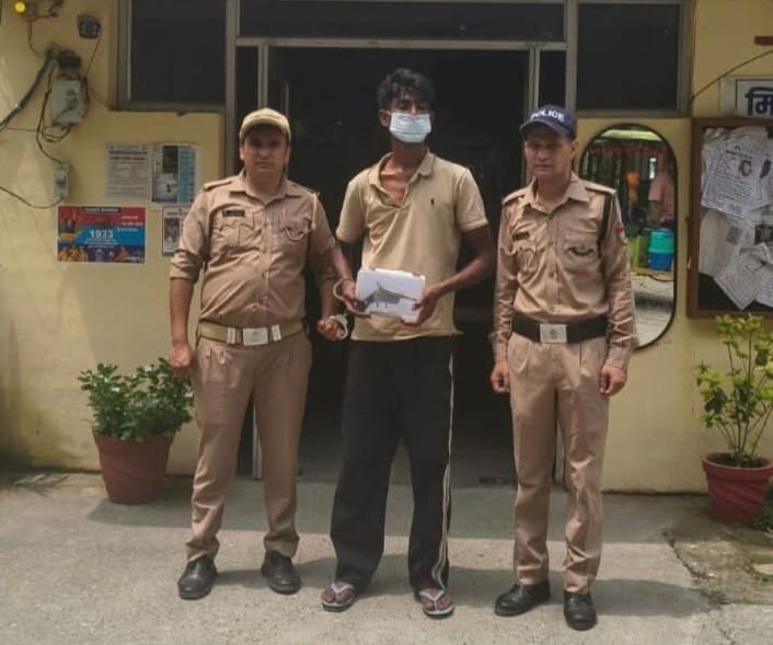 फायरिंग कर जान से मारने की धमकी देने वाला शातिर अपराधी गिरफ्तार