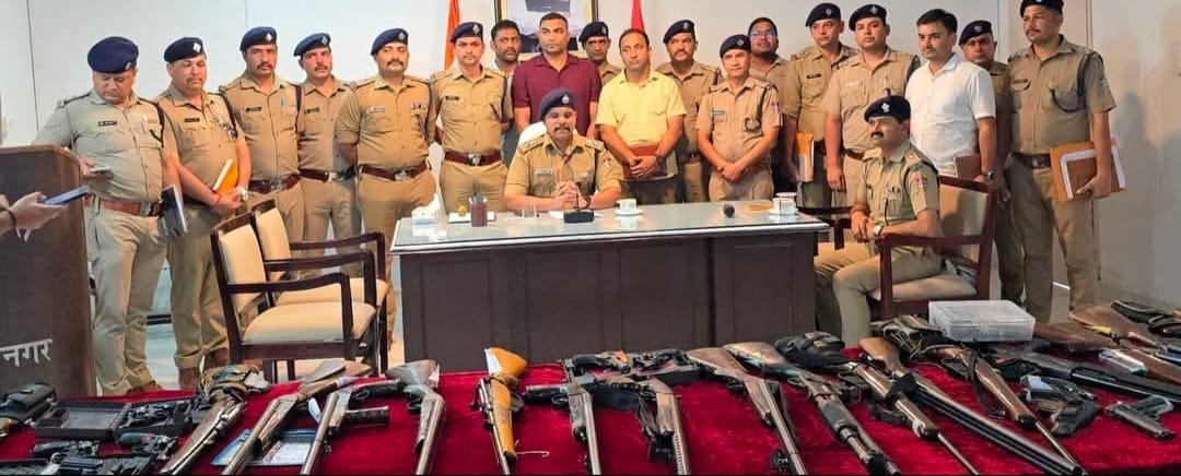 मुख्यमंत्री धामी के भयमुक्त उत्तराखंड को साकार करते जिले के एस एस पी गणपति अपराधियों एव अवैध गतिविधियों के विरुद्ध ताबड़तोड़ कार्रवाई