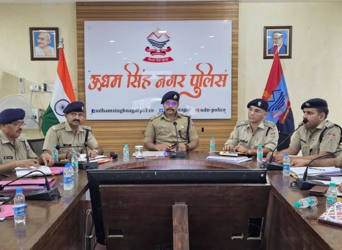 एसएसपी अजय गणपति की क्राइम मीटिंग कबूतरबाजों भू-माफियाओं और नशा तस्करों पर सख्त कार्रवाई के निर्देश 10 पुलिसकर्मी सम्मानित
