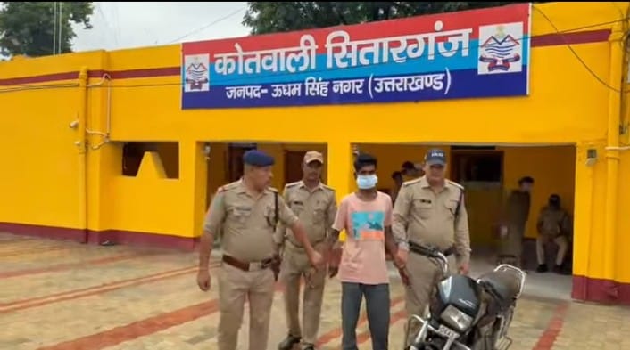 मोटरसाइकिल चोरी करने वाला शातिर चोर शिवम मोटरसाइकिल सहित गिरफ्तार